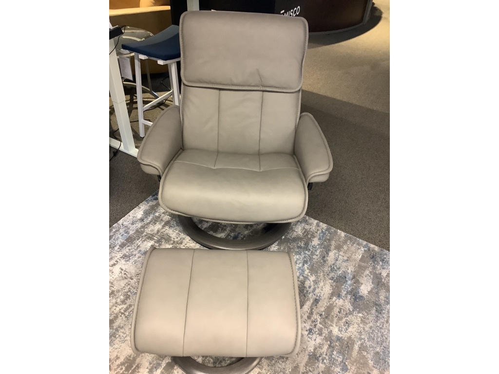 Stressless Admiral in Paloma Silver Grey w/ Grey Wood on Classic Base